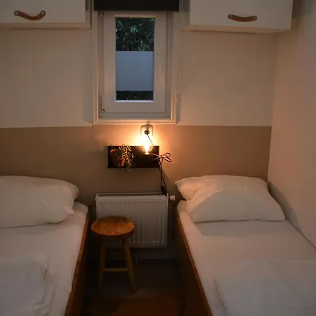 Forrest In Bosrijke Omgeving De Veluwe - Met Terras, Tuin En Fietsschuurtje *