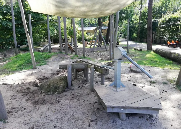 Forrest In Bosrijke Omgeving De Veluwe - Met Terras, Tuin En Fietsschuurtje אתר קמפינג *