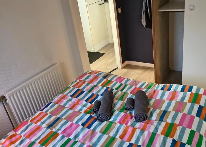 Forrest In Bosrijke Omgeving De Veluwe - Met Terras, Tuin En Fietsschuurtje キャンプ場